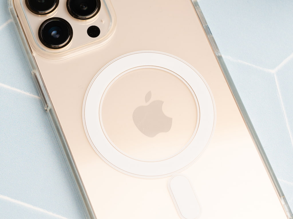 Průhledný kryt na iPhone 13 Pro s MagSafe - 3